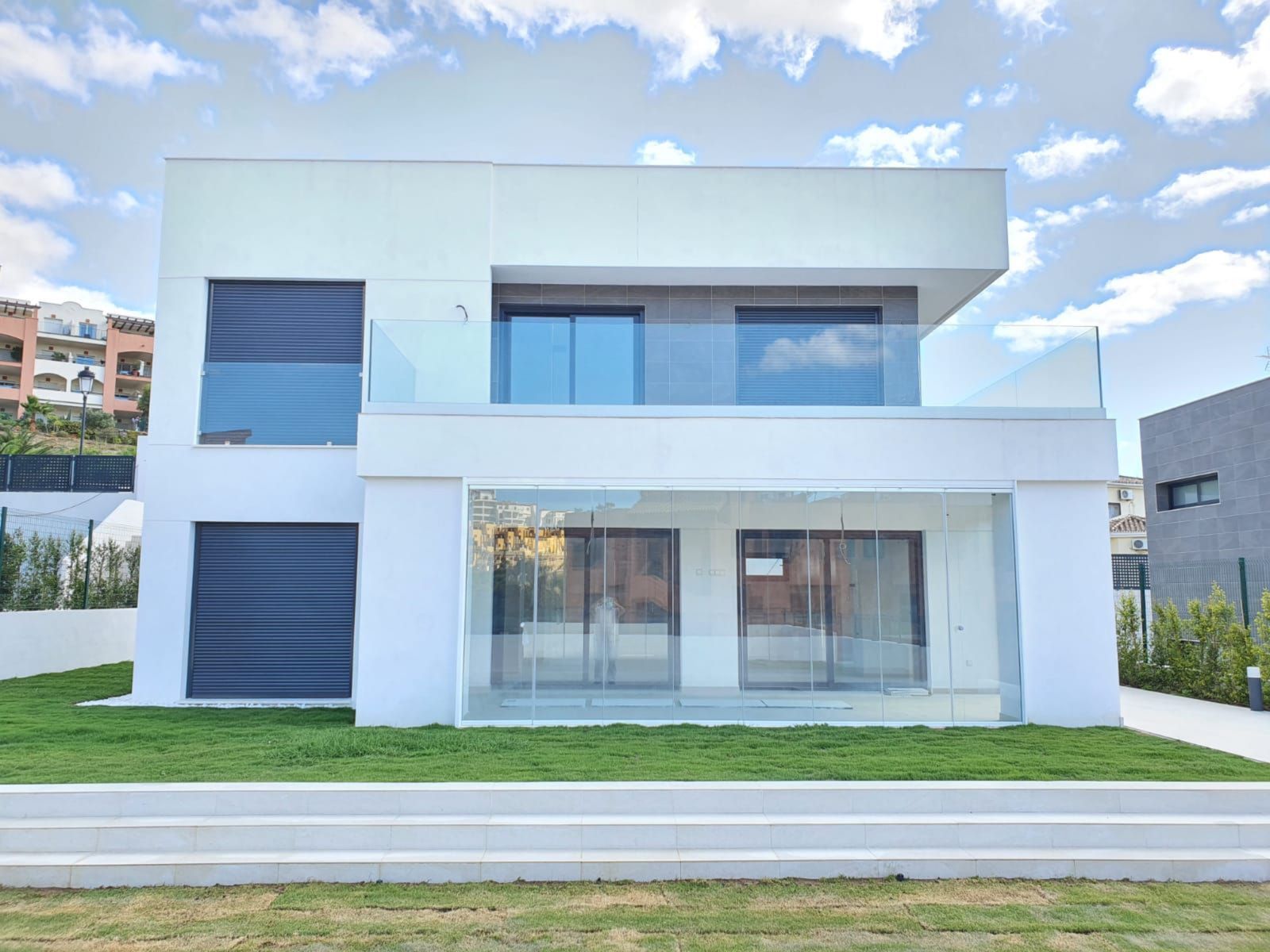 21 modern two story house